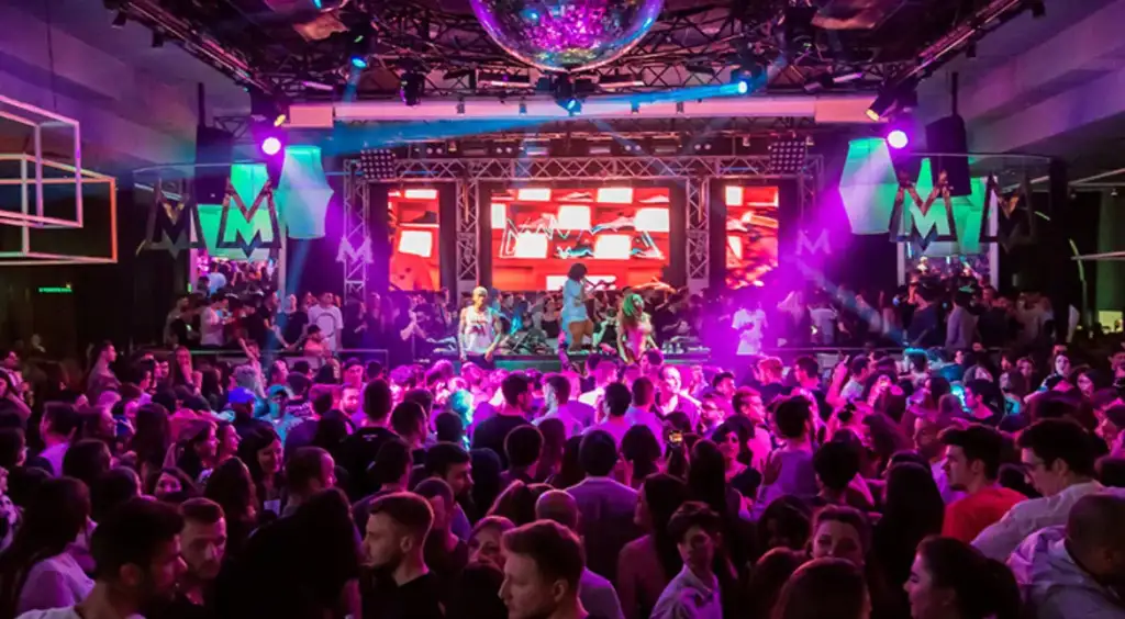 Live or work at a local residential building? We work closely with dozens of local high/mid rise communities to put on off site events at our local venue partners!